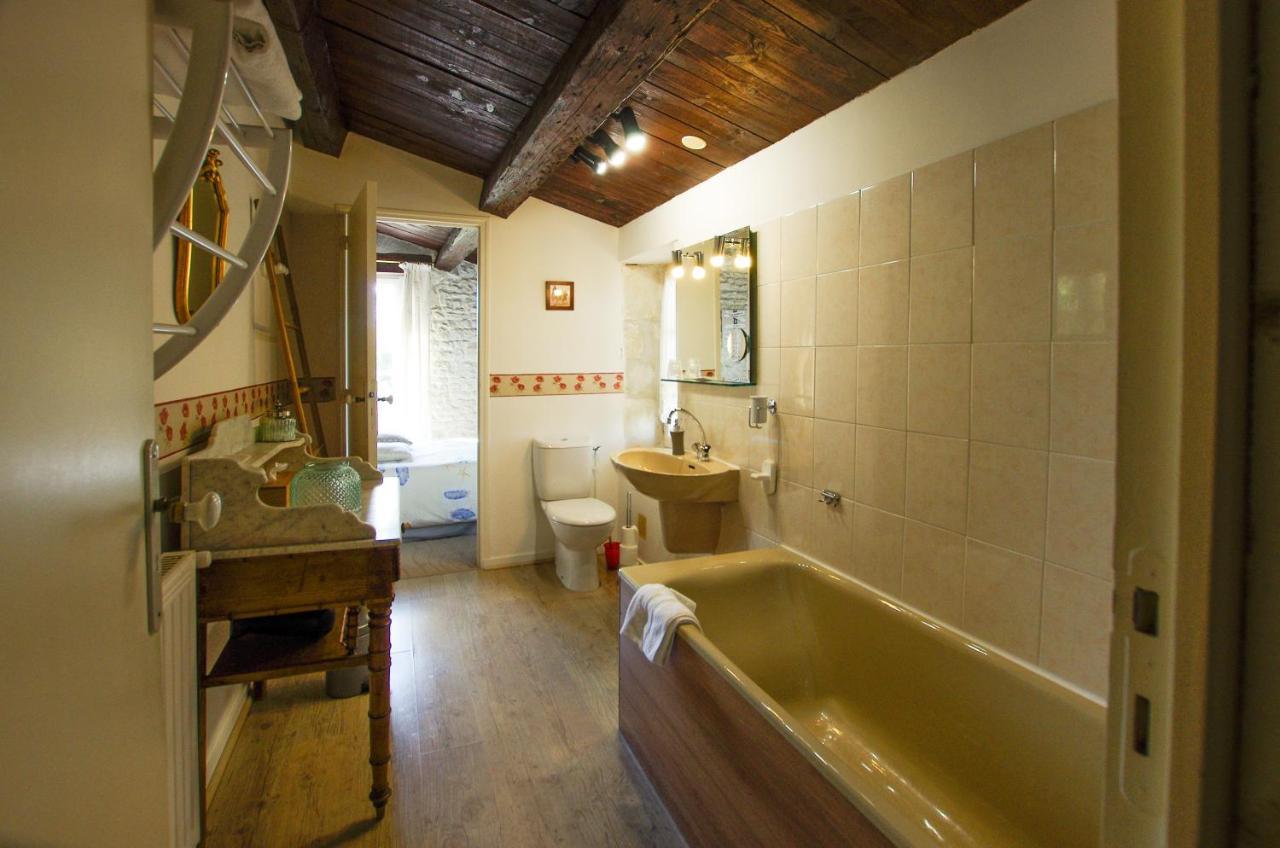 Logis Saint Leonard Bed and Breakfast Dompierre-sur-Mer Eksteriør billede